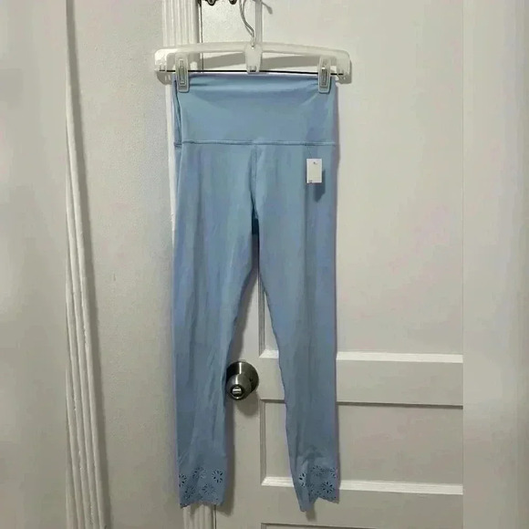 Glyder Baby Blue Leggings With Floral Laser Cutouts NEW - Picture 3 of 4